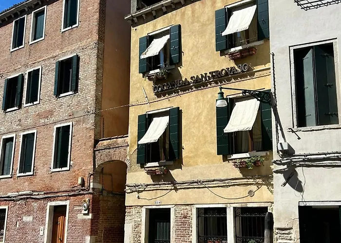 Ca' San Trovaso - 6 Rooms Venise